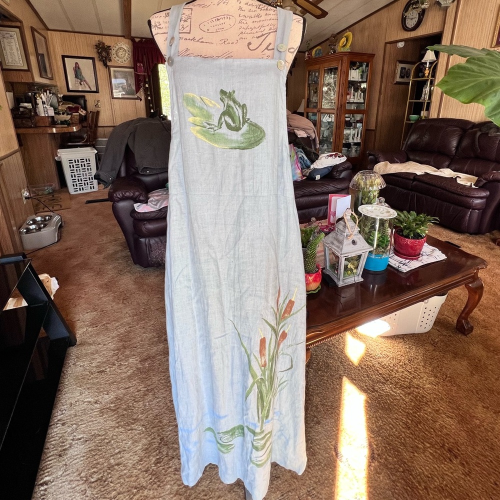 Earth . Song Vintage Linen dress painted frog in pond long dress. - Picture 9 of 16